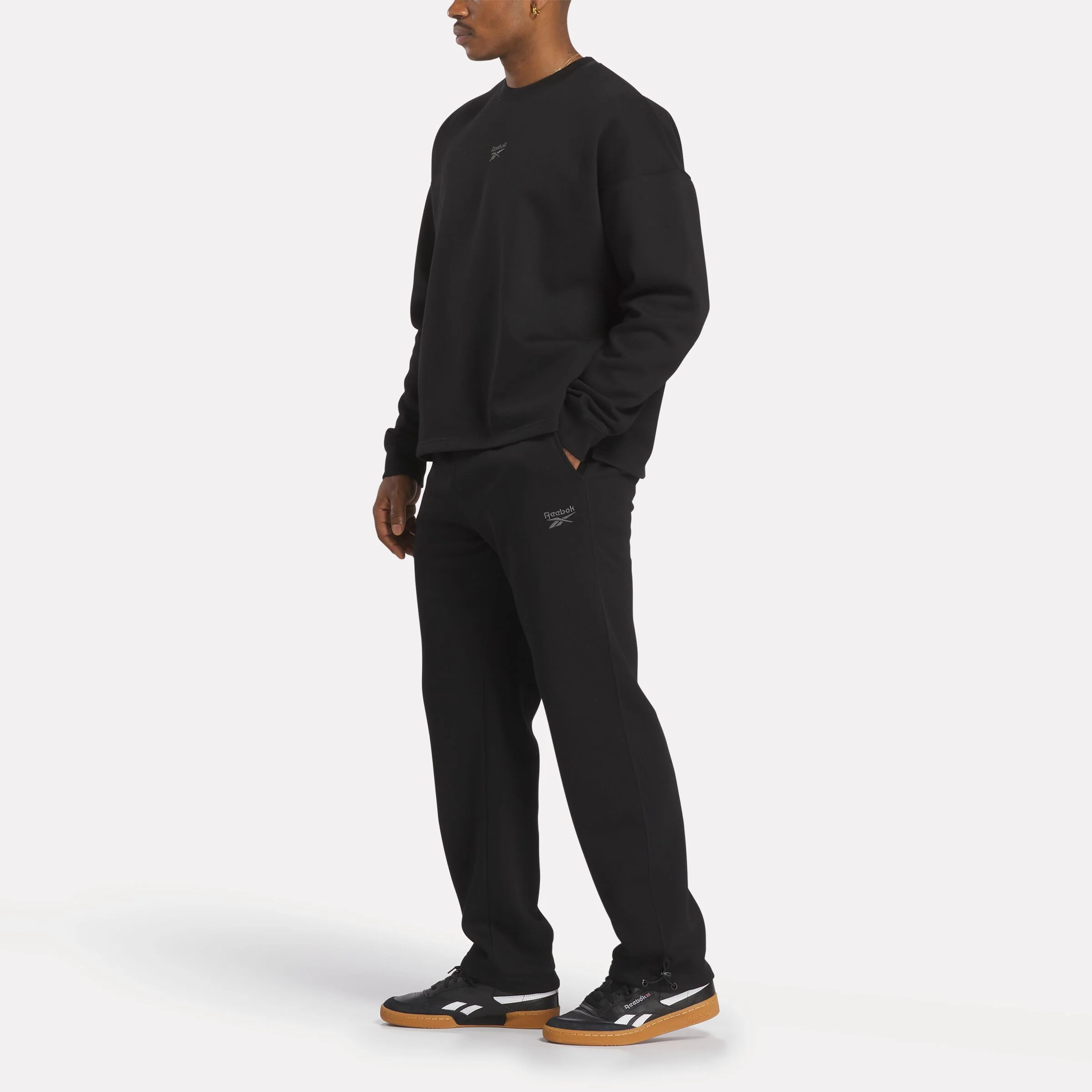 Wardrobe Essentials Men's Sweatshirt - Image 3