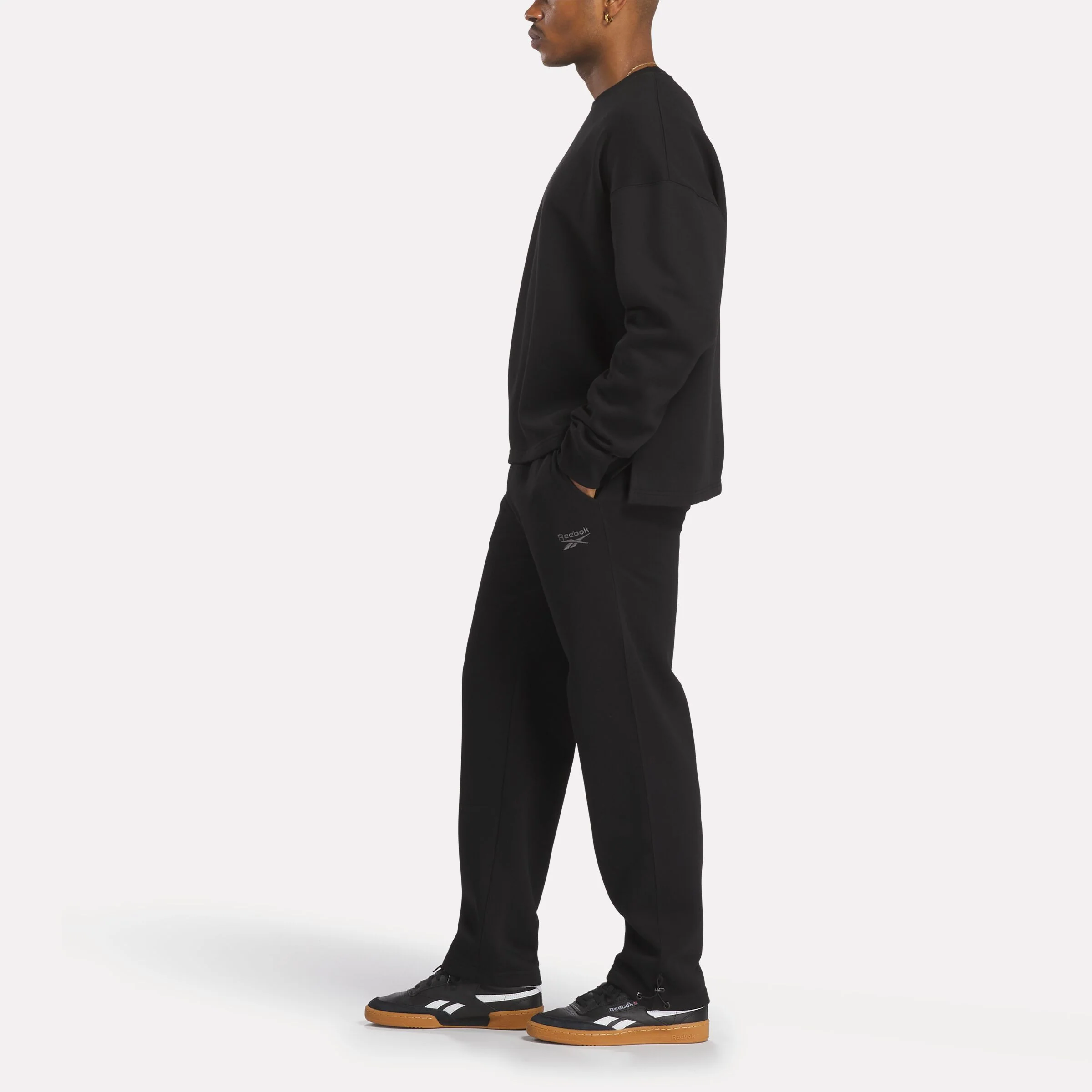 Wardrobe Essentials Men's Sweatshirt - Image 4